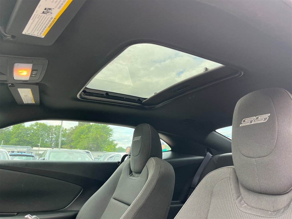 Used 2015 Chevrolet Camaro SS w/ RS Package RWD image 7