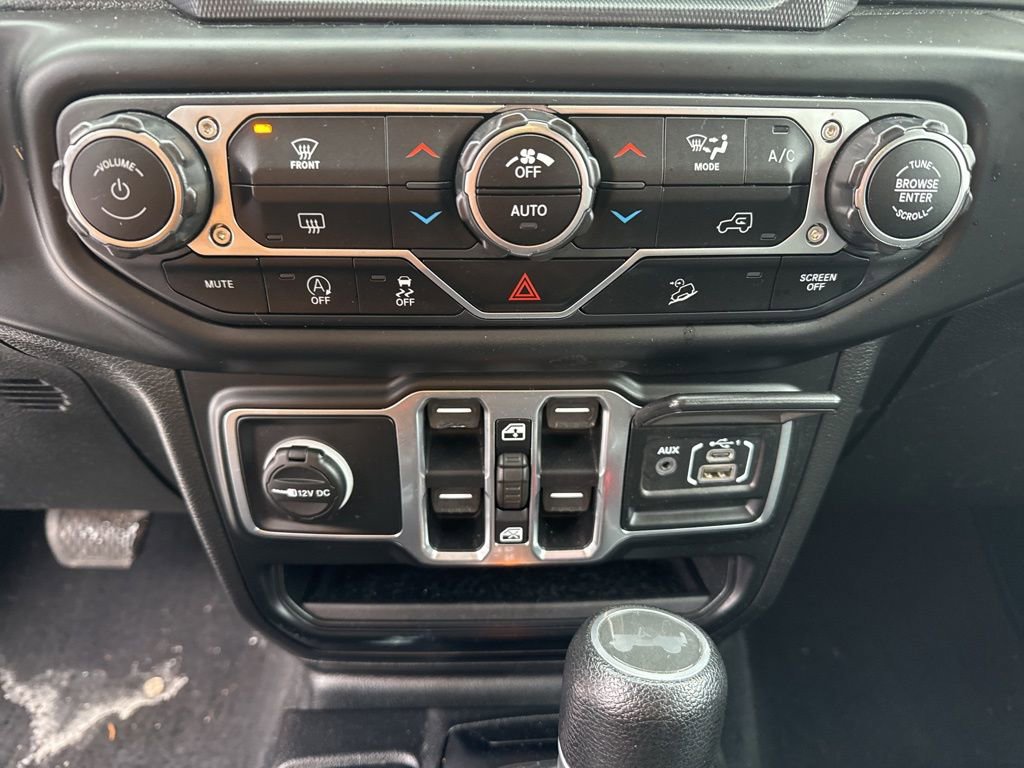 Used 2020 Jeep Wrangler Unlimited Sahara w/ Uconnect 4C Nav & Sound Group image 16