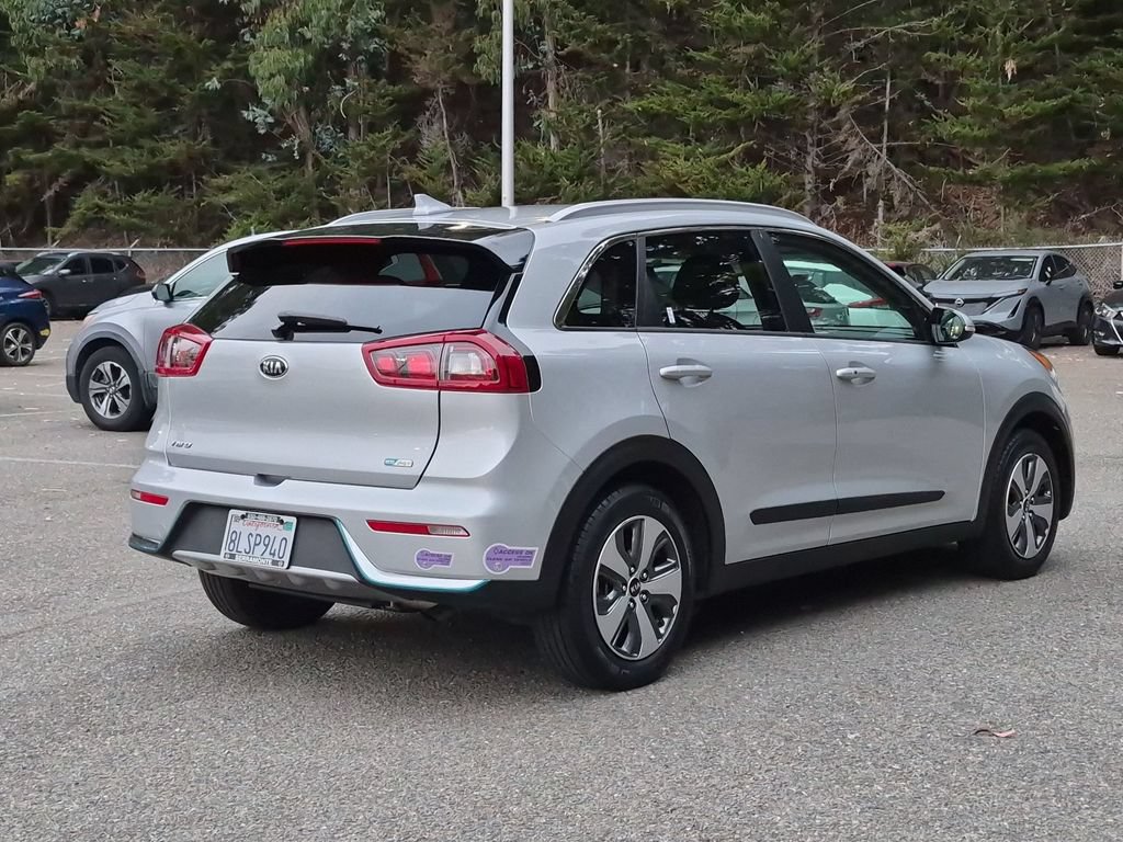 Used 2019 Kia Niro EX FWD image 5