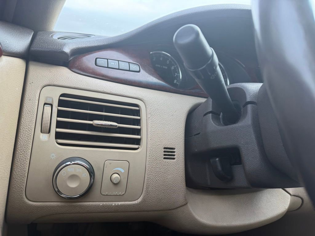 Used 2007 Buick Lucerne CXL FWD image 23