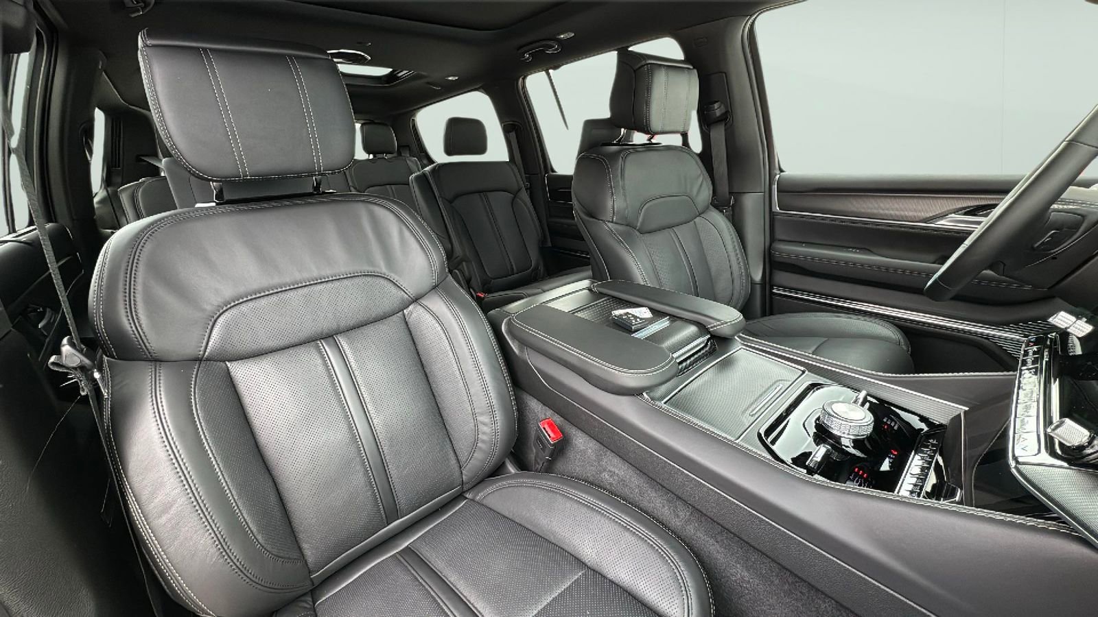 New 2026 Jeep Grand Wagoneer Summit image 25