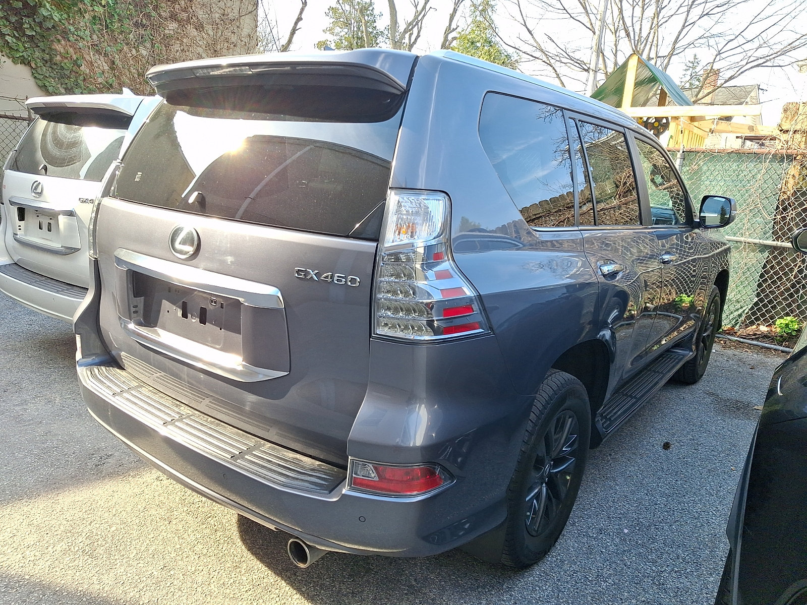 Used 2023 Lexus GX 460 Premium w/ Premium Package image 3