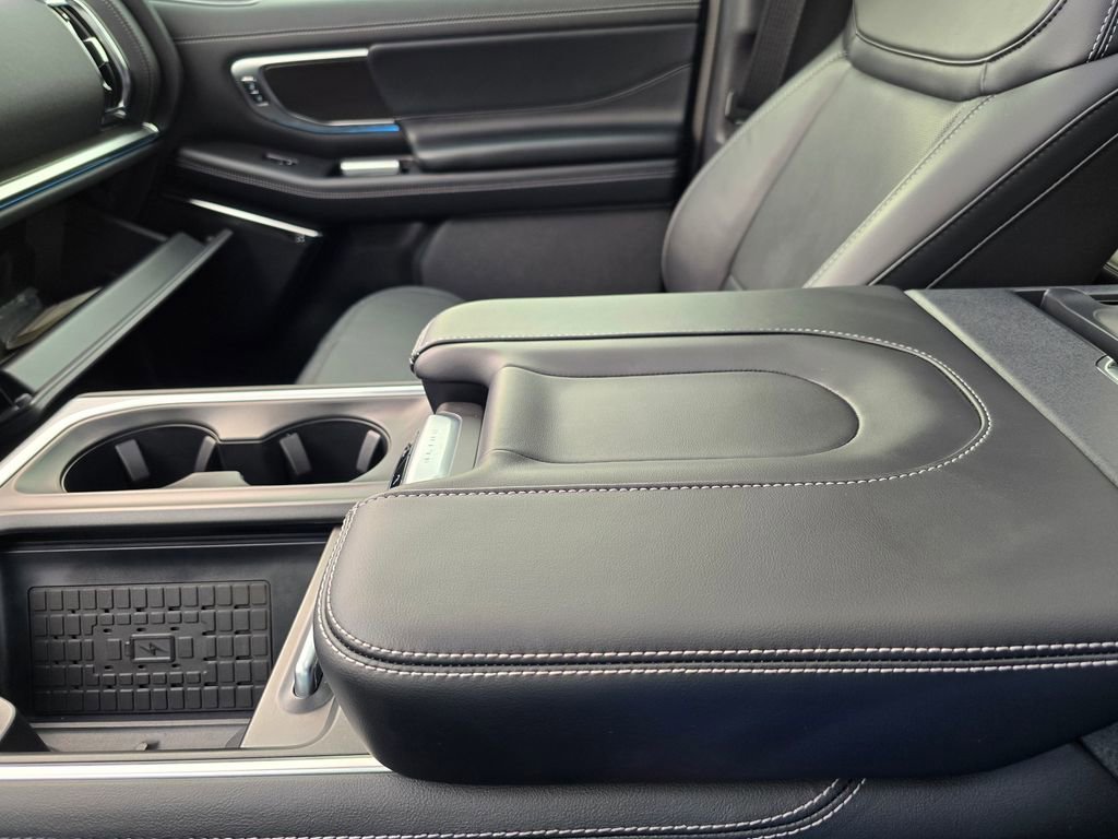 New 2025 Ford Expedition Platinum w/ Stealth Appearance Package image 46