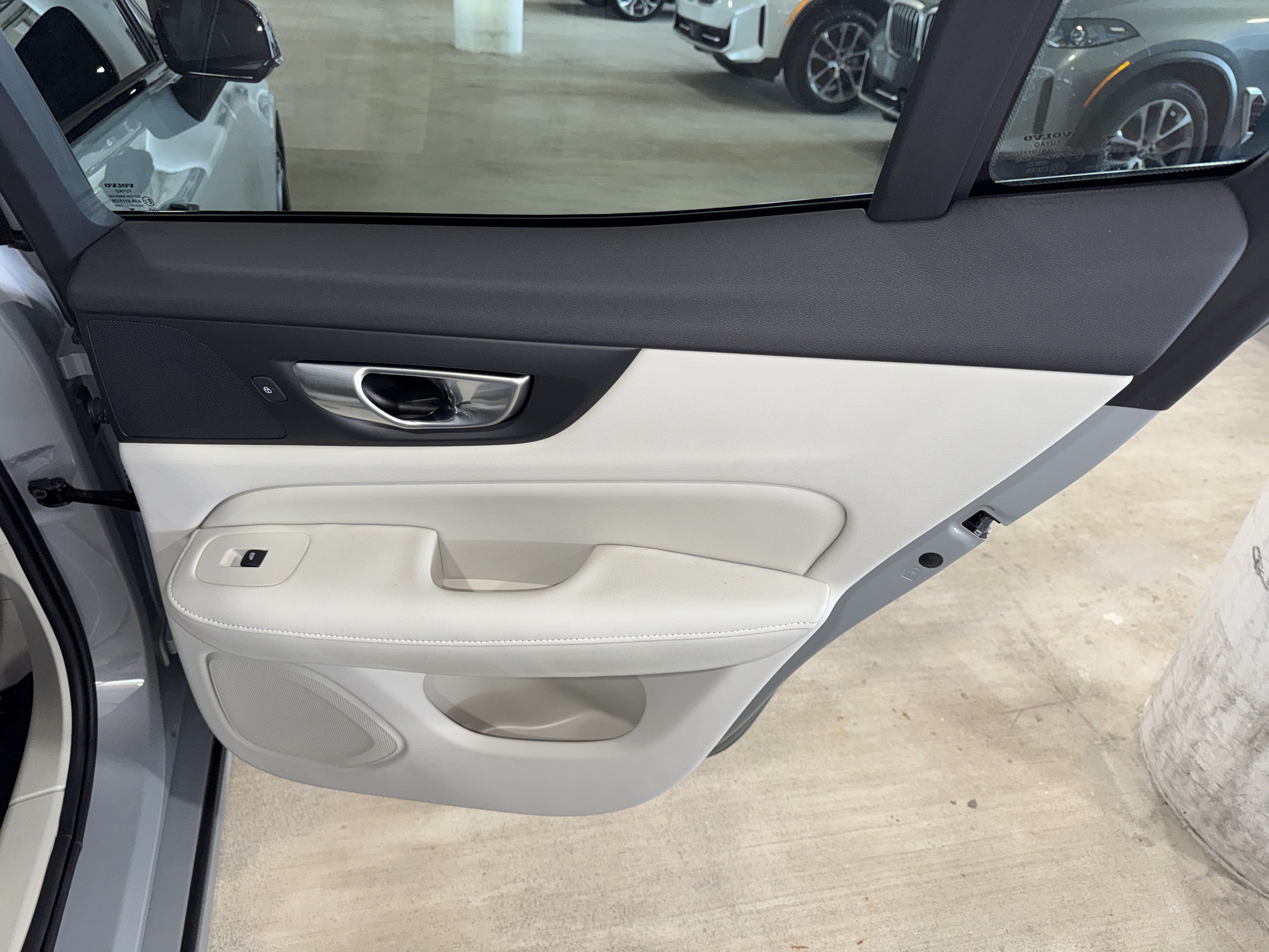 Used 2024 Volvo S60 B5 Plus w/ Climate Package FWD image 11