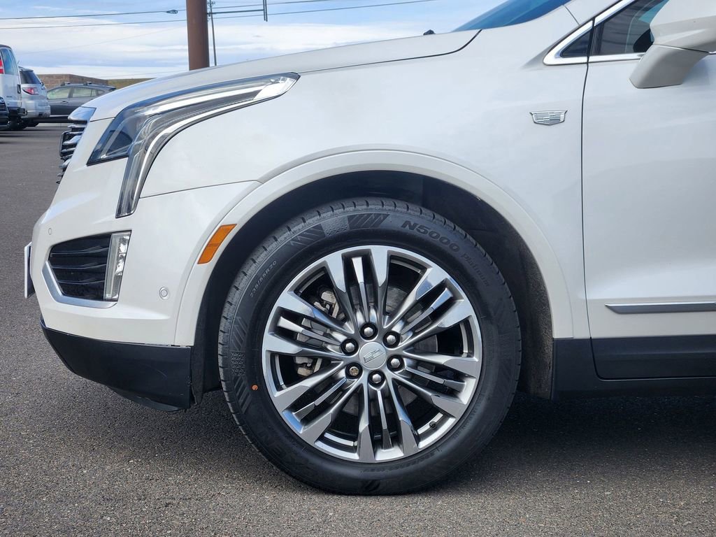 Used 2018 Cadillac XT5 Premium Luxury w/ Driver Assist Package AWD/4WD image 6