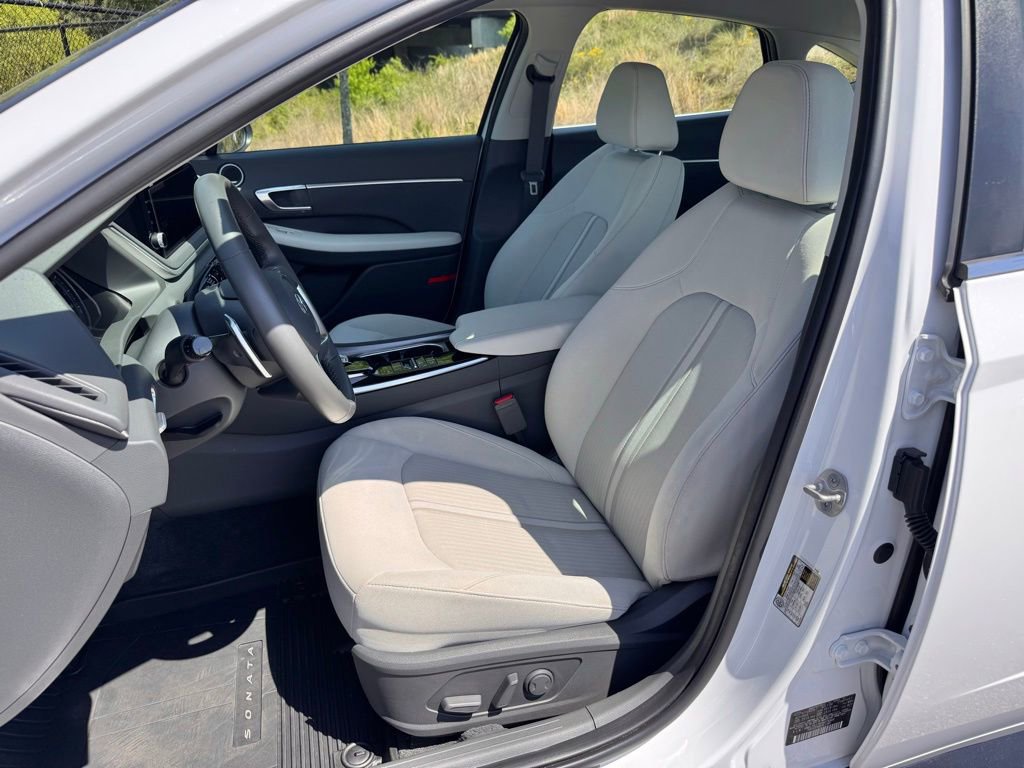 Certified 2023 Hyundai Sonata SEL w/ Cargo Package FWD image 15