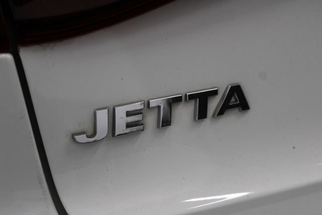 Used 2016 Volkswagen Jetta Sport FWD image 8