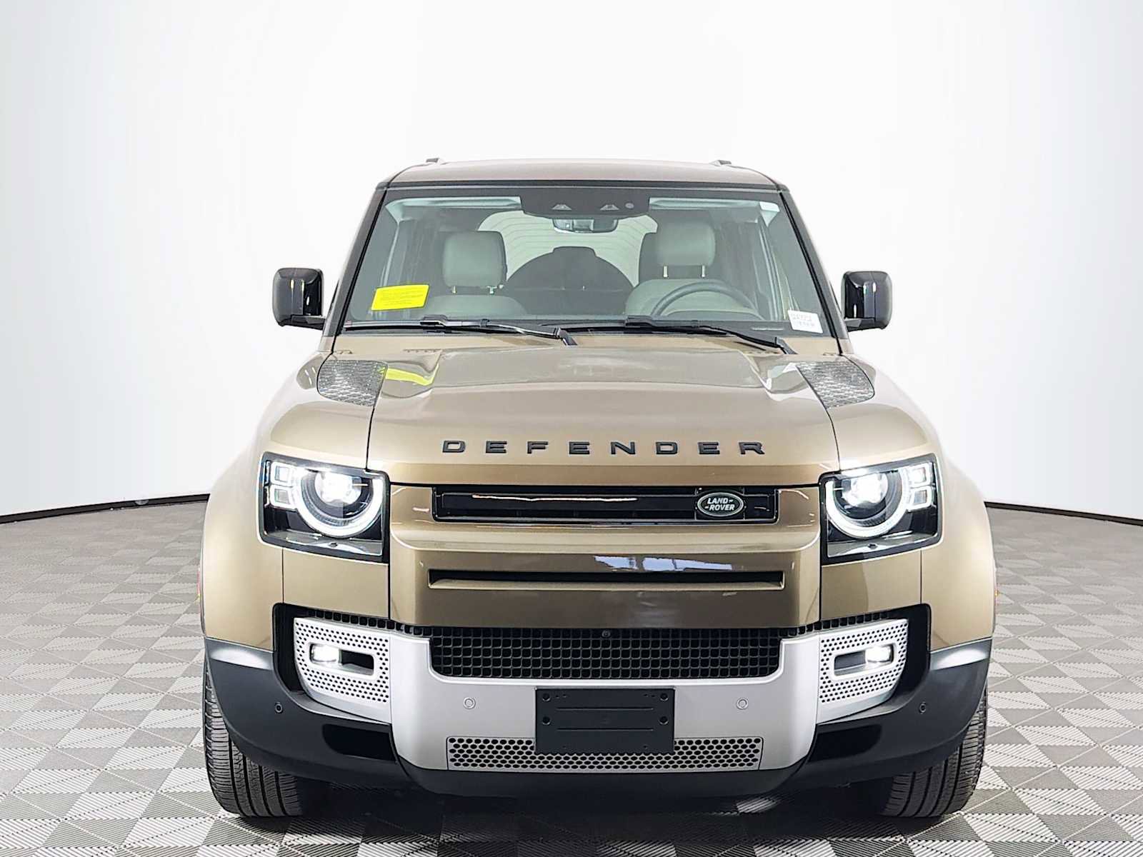 Used 2025 Land Rover Defender 110 S image 2