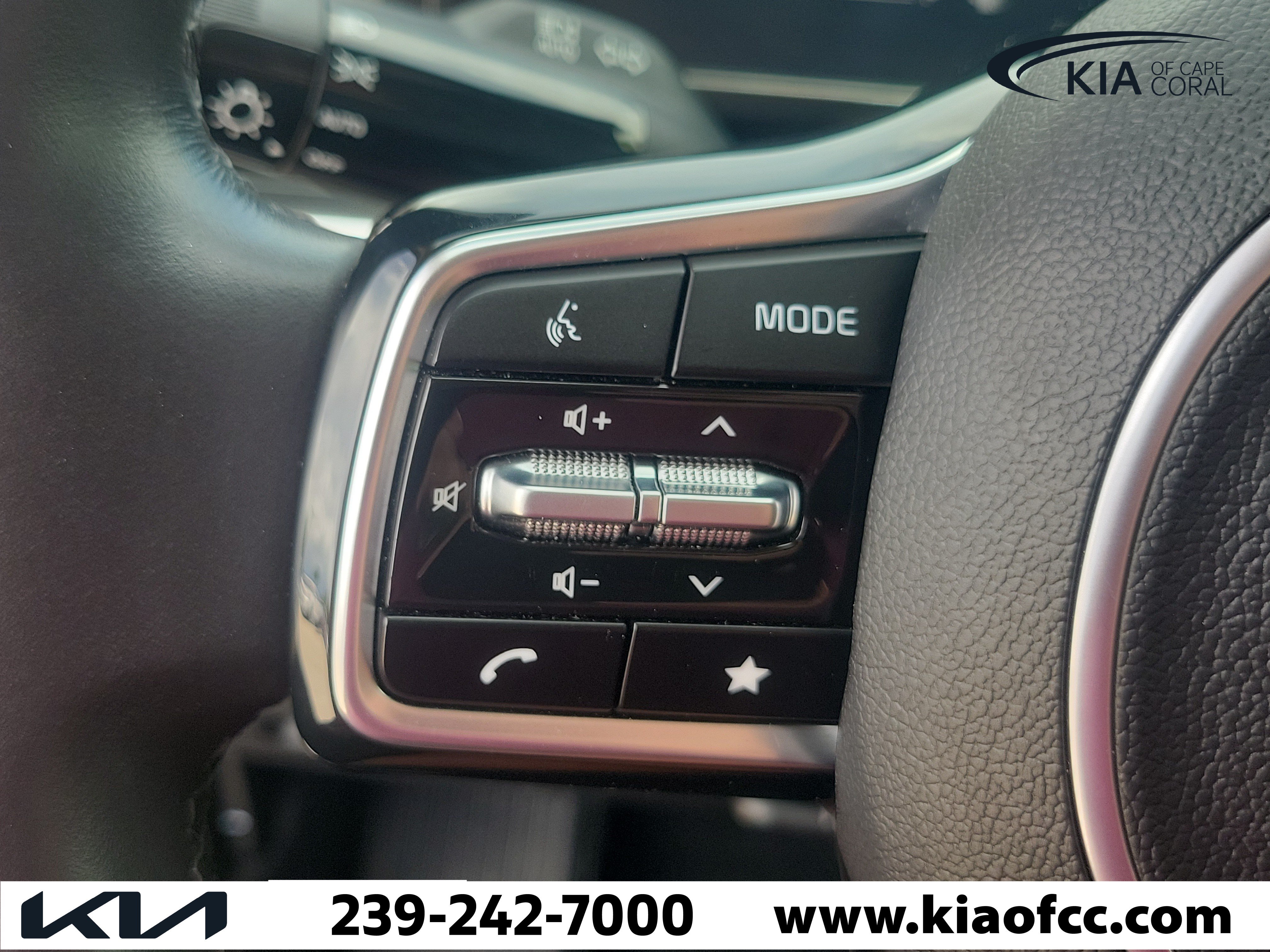 Certified 2025 Kia Carnival EX FWD image 26