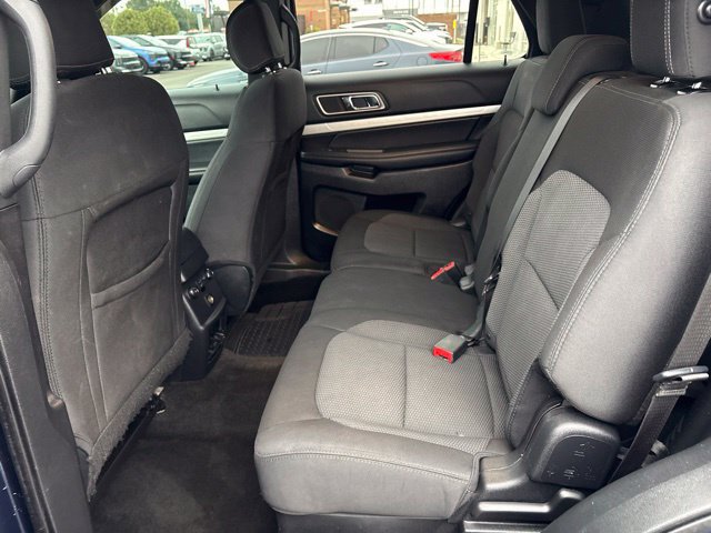 Used 2017 Ford Explorer XLT w/ Equipment Group 201A AWD/4WD image 31