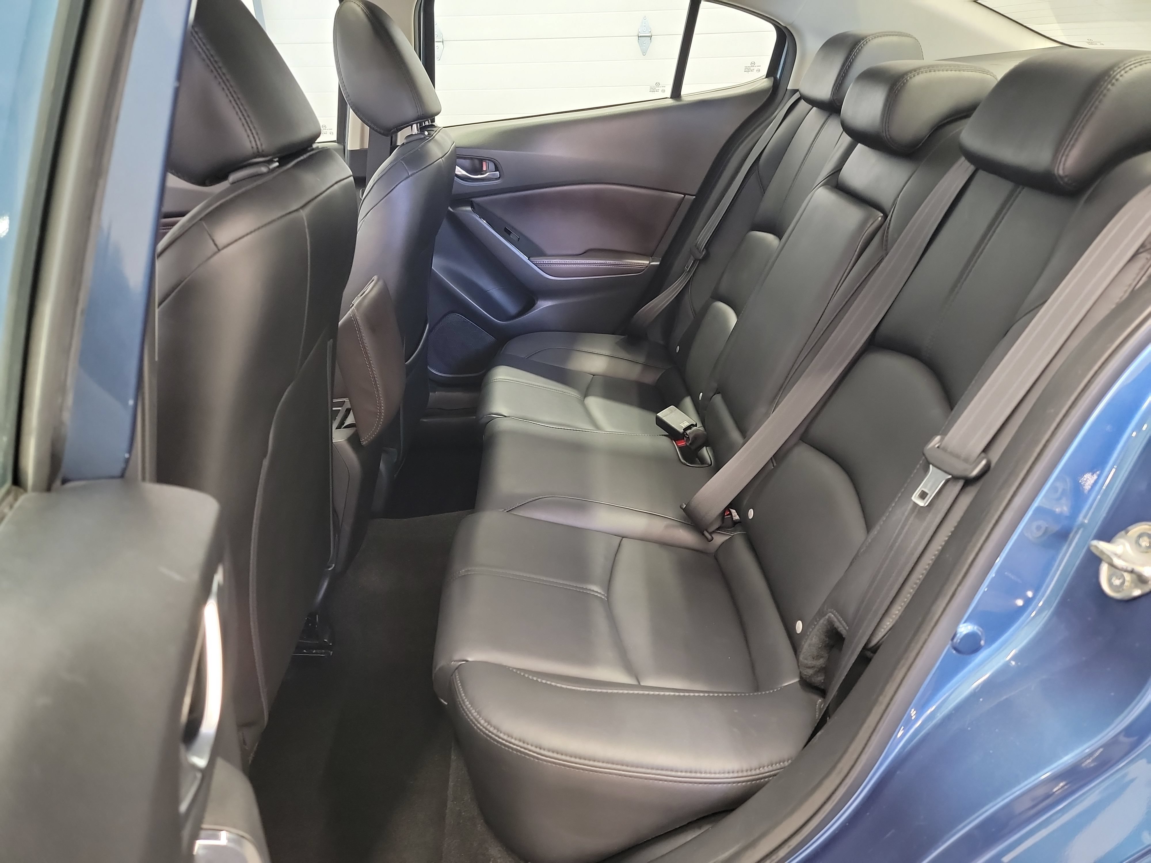 Used 2018 MAZDA MAZDA3 Touring FWD image 28