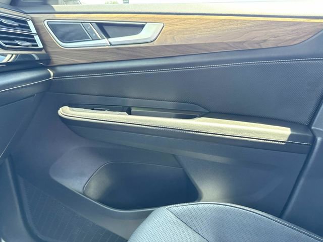 Used 2025 Volkswagen Atlas SE FWD image 23