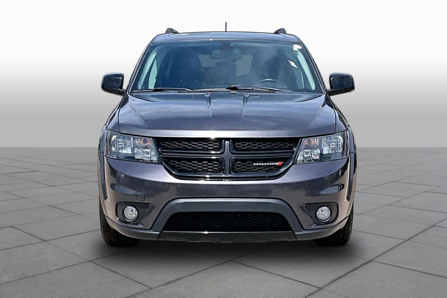 Used 2019 Dodge Journey SE w/ Connectivity Group FWD image 4