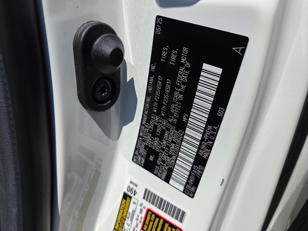 Certified 2025 Toyota Sienna LE FWD image 18