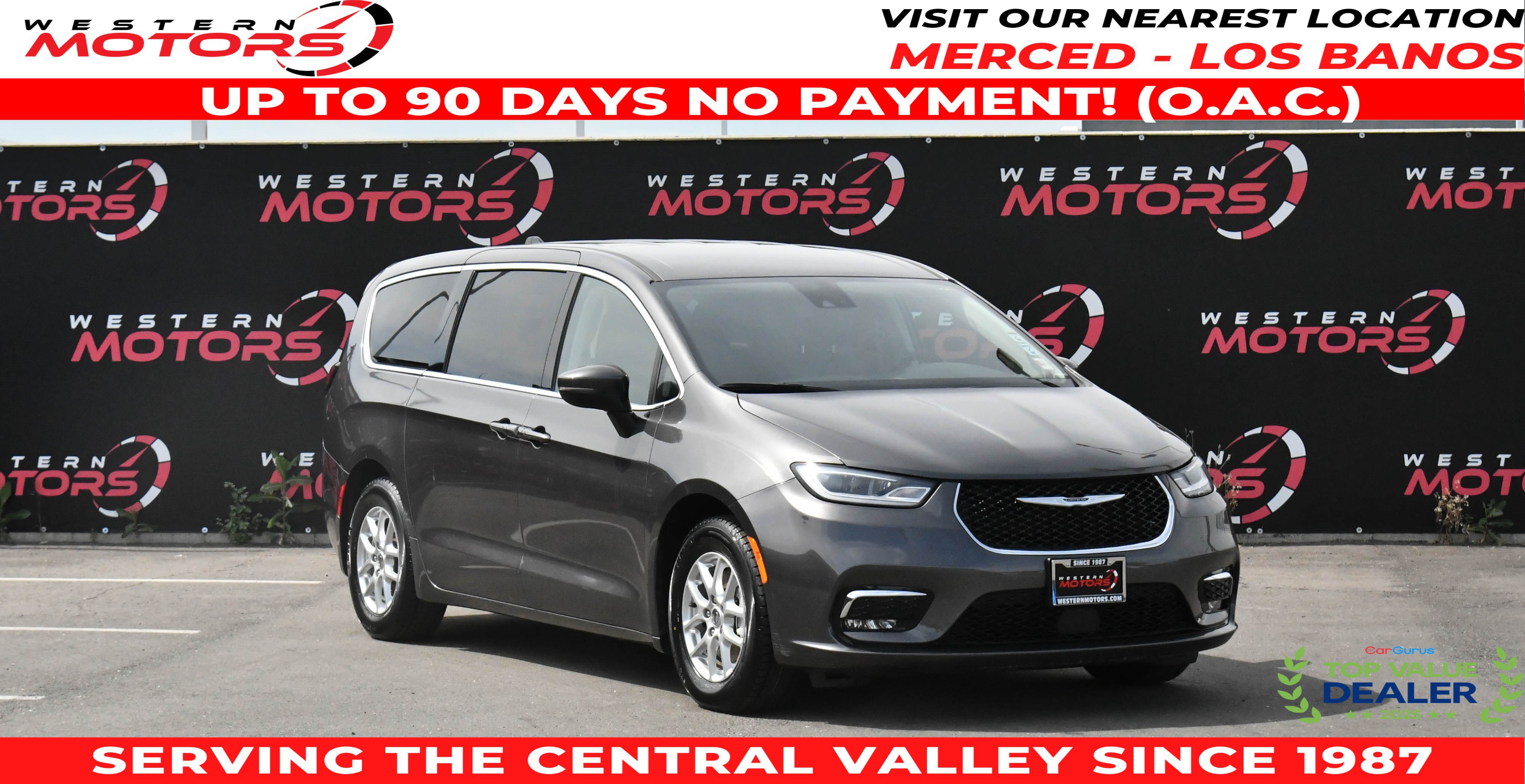 Used 2023 Chrysler Pacifica Touring-L FWD image 1