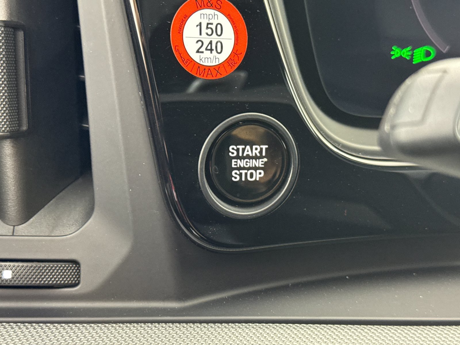 Certified 2026 Porsche Cayenne E-Hybrid AWD/4WD image 23