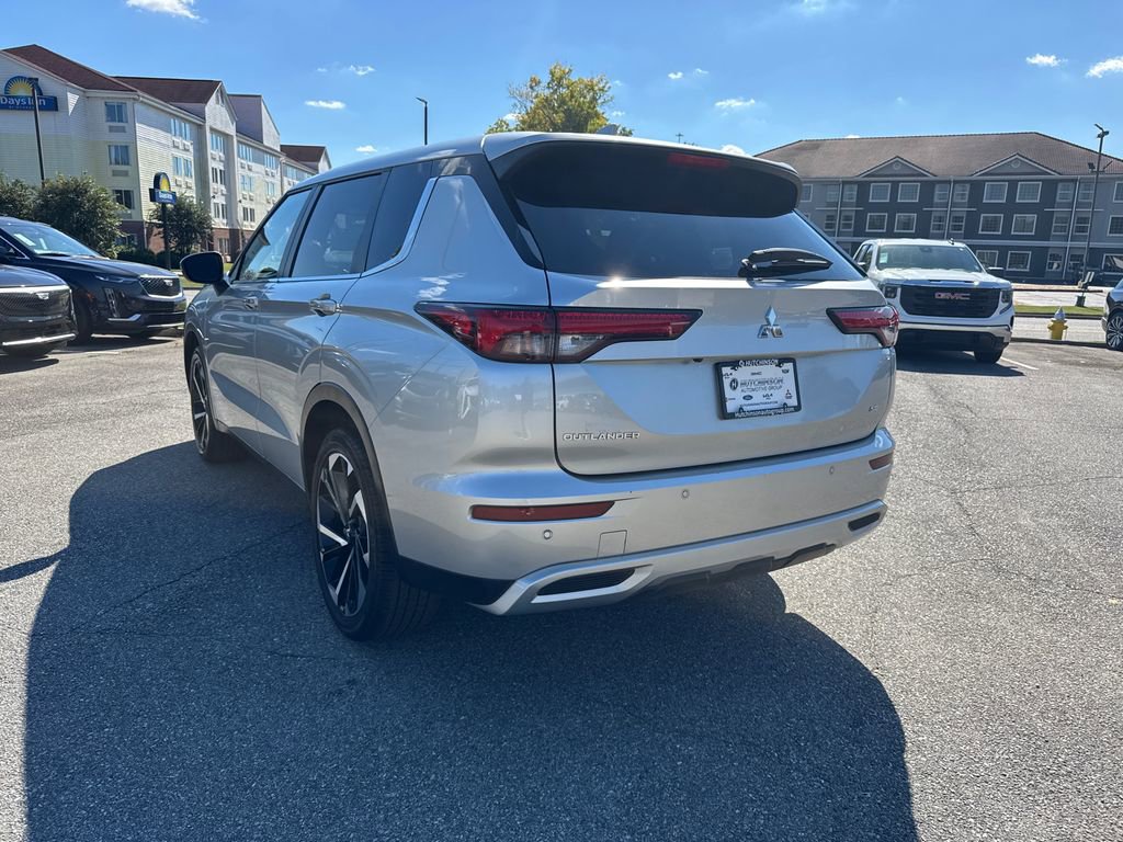 Used 2024 Mitsubishi Outlander SE image 5