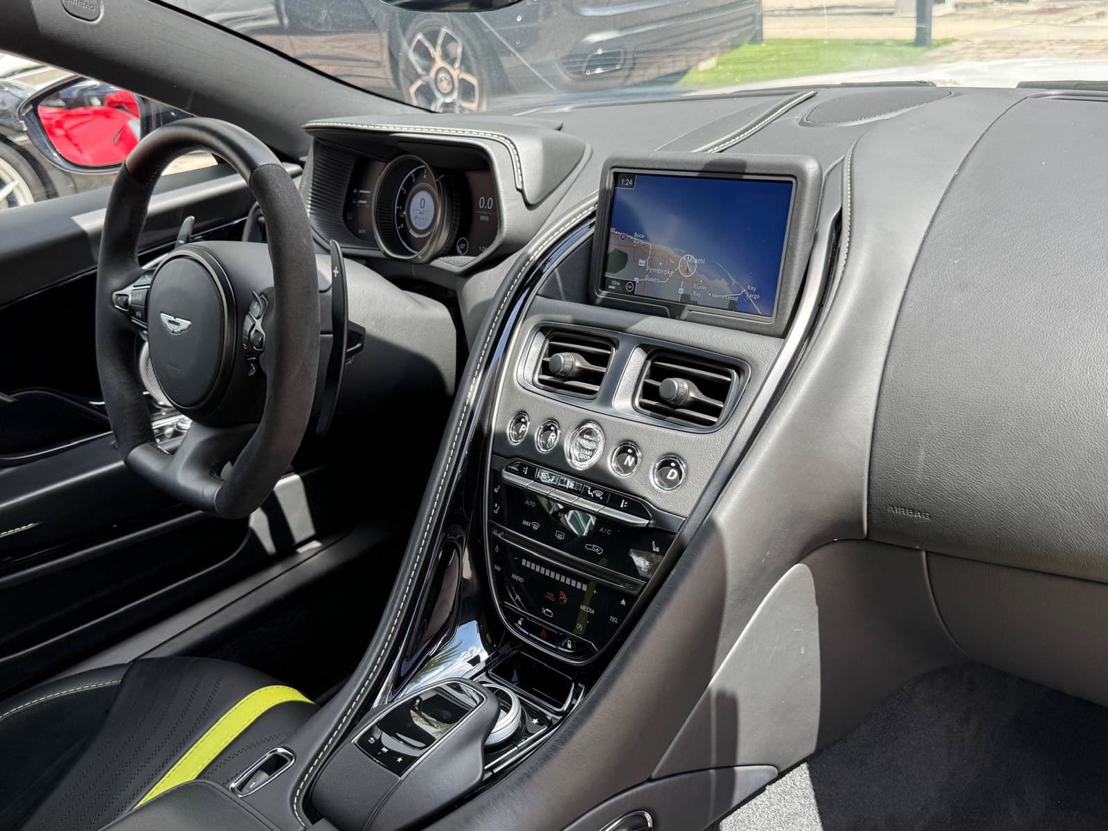 Used 2020 Aston Martin DB11 AMR RWD image 19
