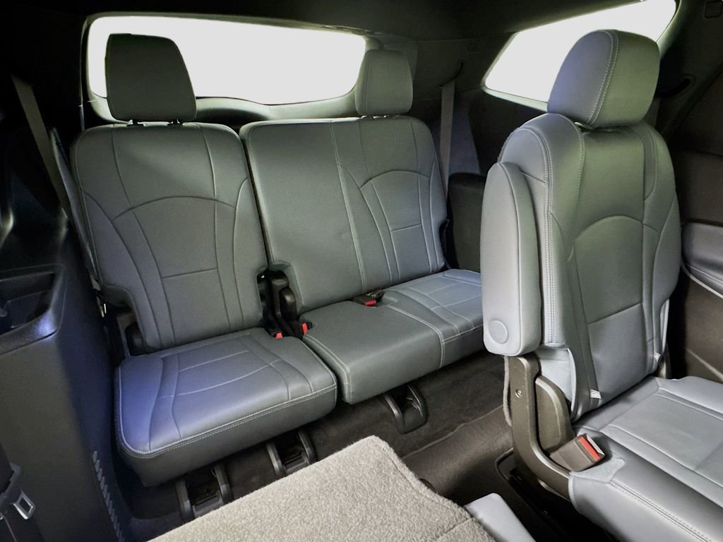 Used 2023 Buick Enclave Essence image 26
