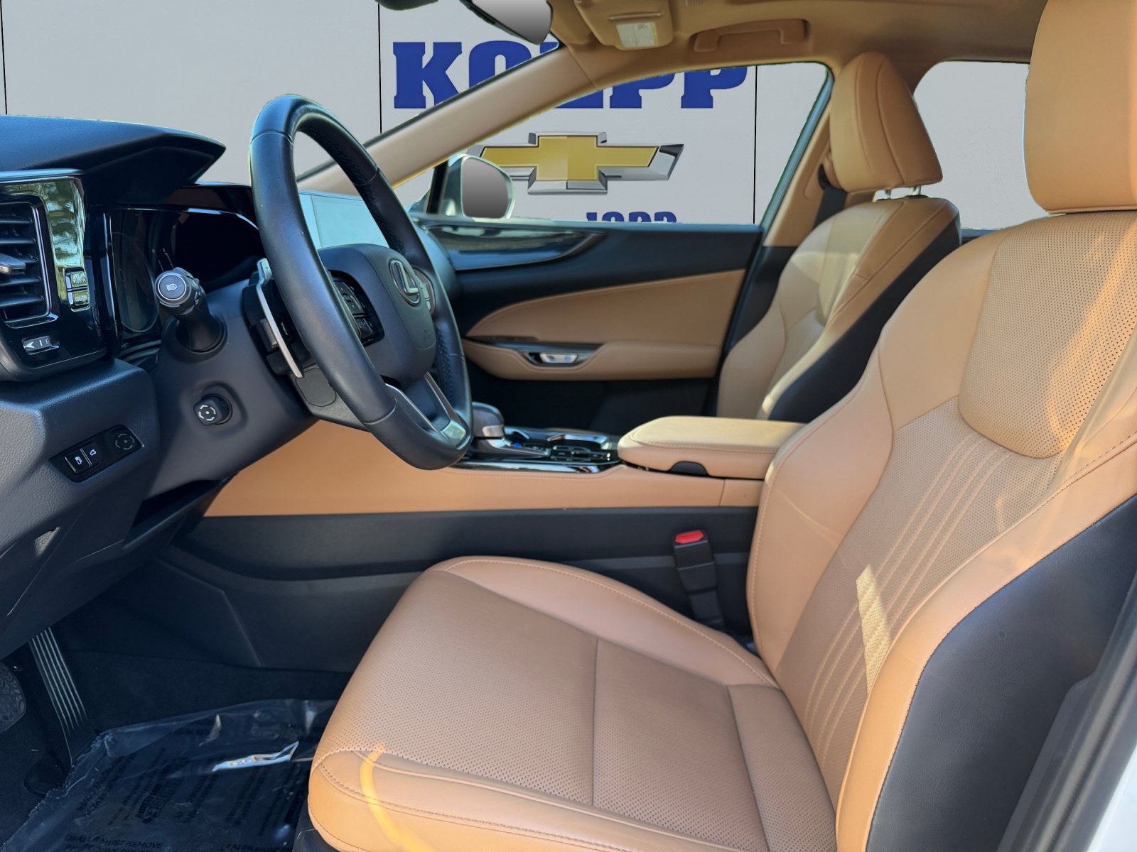 Used 2024 Lexus NX 250 FWD image 10