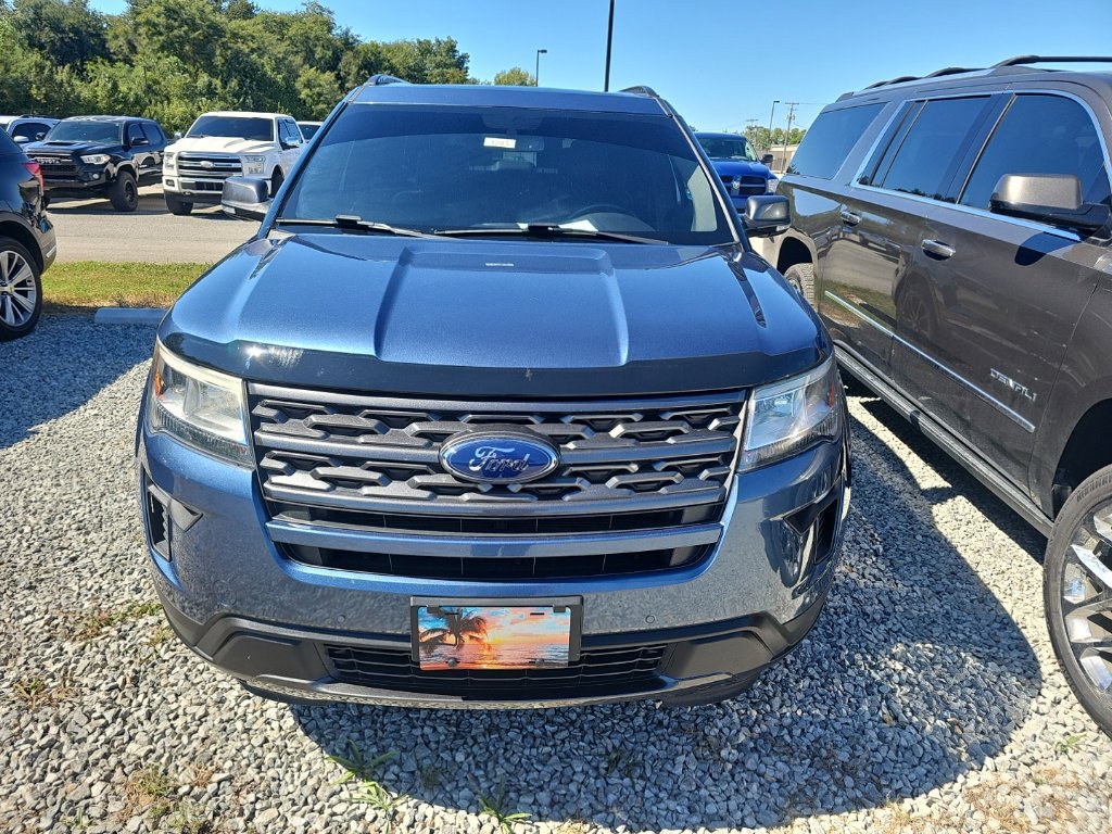 Used 2018 Ford Explorer XLT w/ Equipment Group 202A AWD/4WD image 2