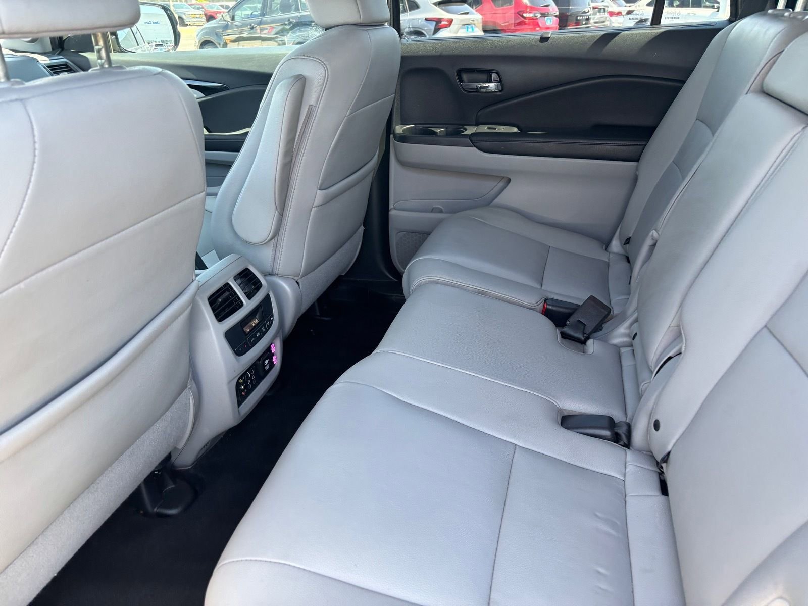 Used 2018 Honda Pilot Touring image 18