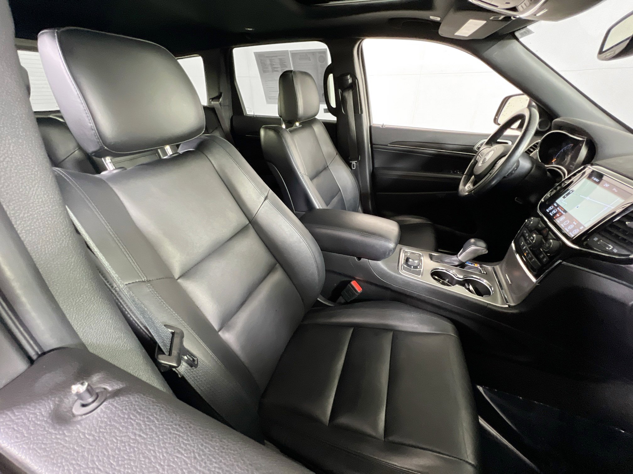 Used 2021 Jeep Grand Cherokee Limited image 28