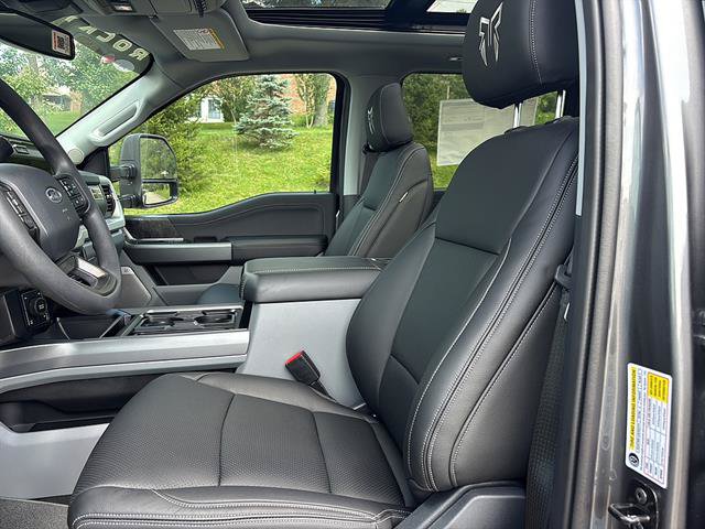 New 2026 Ford F250 XLT w/ XLT Premium Package AWD/4WD image 11