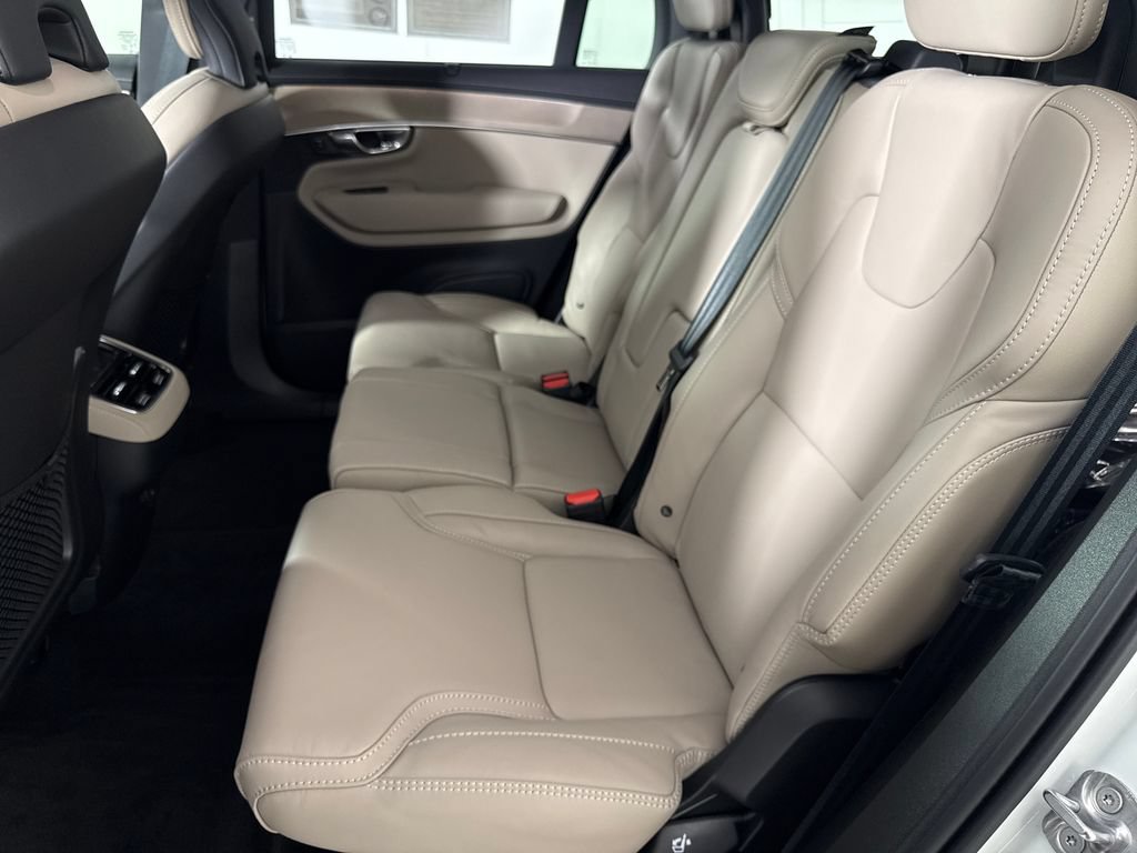 Used 2026 Volvo XC90 B6 Ultra AWD/4WD image 12