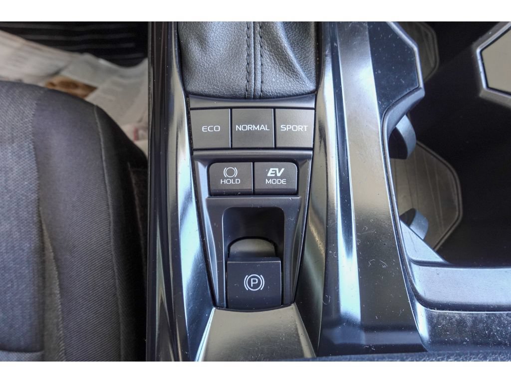 Used 2025 Toyota Camry LE FWD image 21