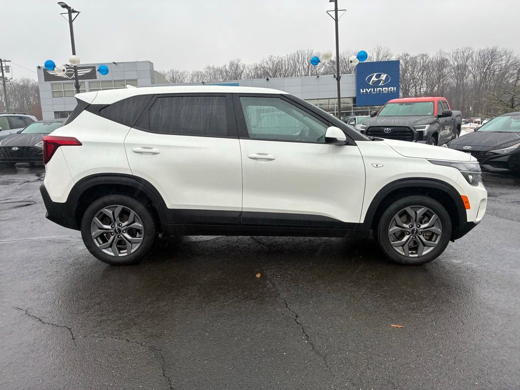 Used 2024 Kia Seltos LX image 8