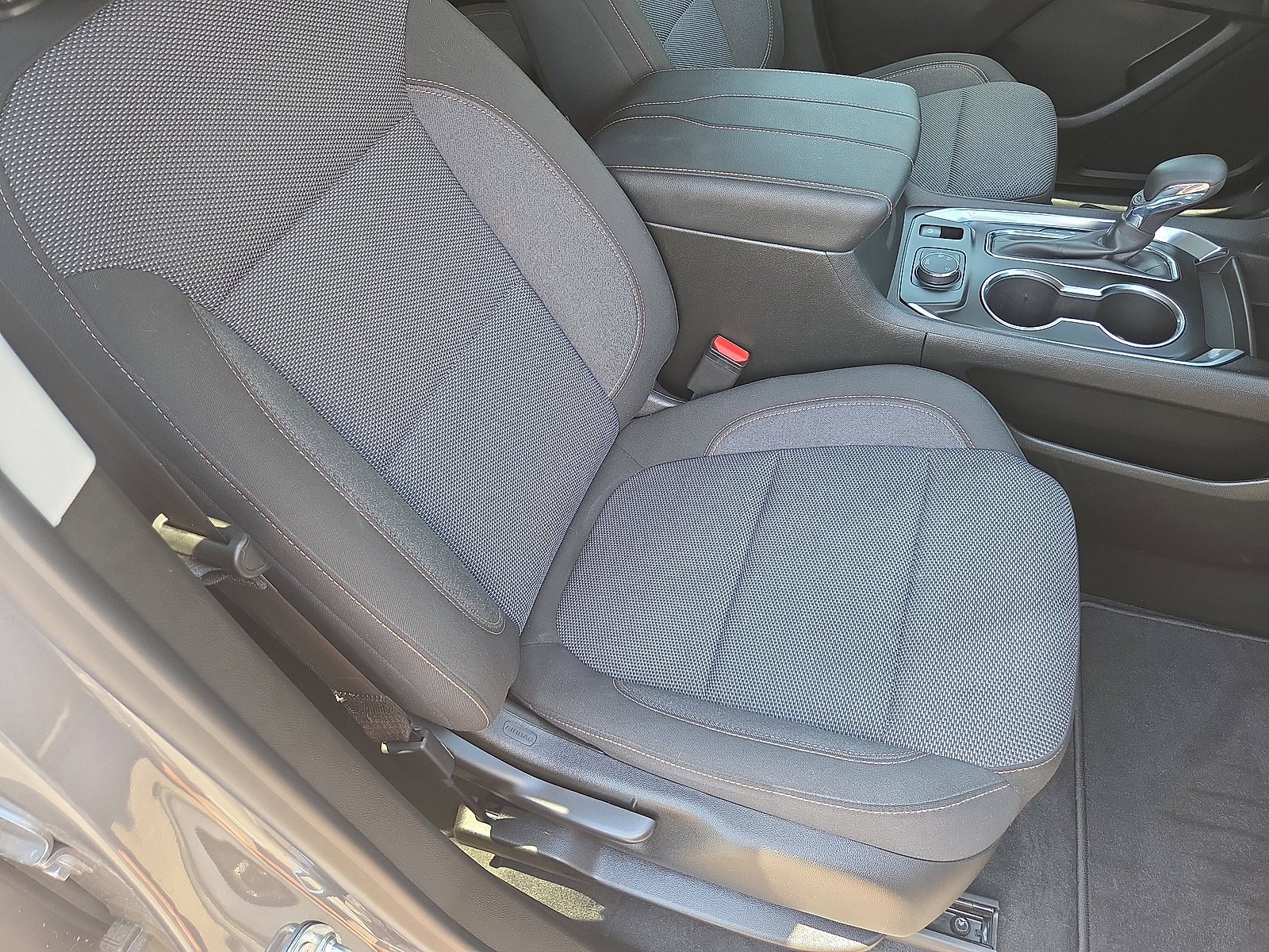 Used 2021 Chevrolet Traverse LS AWD/4WD image 16