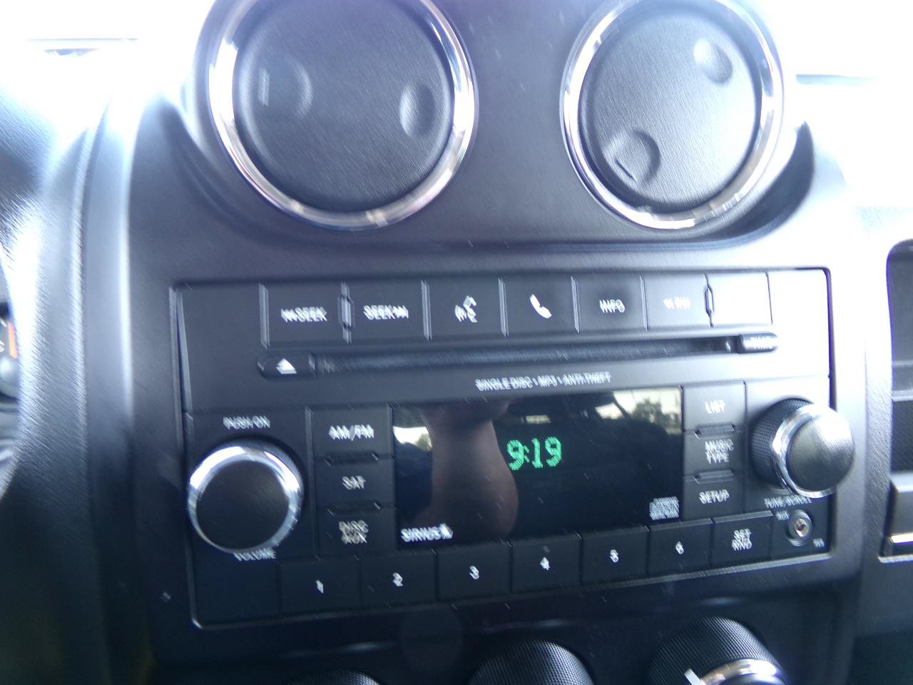 Used 2015 Jeep Patriot Latitude w/ All Weather Capability Group AWD/4WD image 14