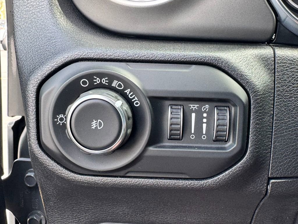 Used 2021 Jeep Wrangler Unlimited Sport image 28