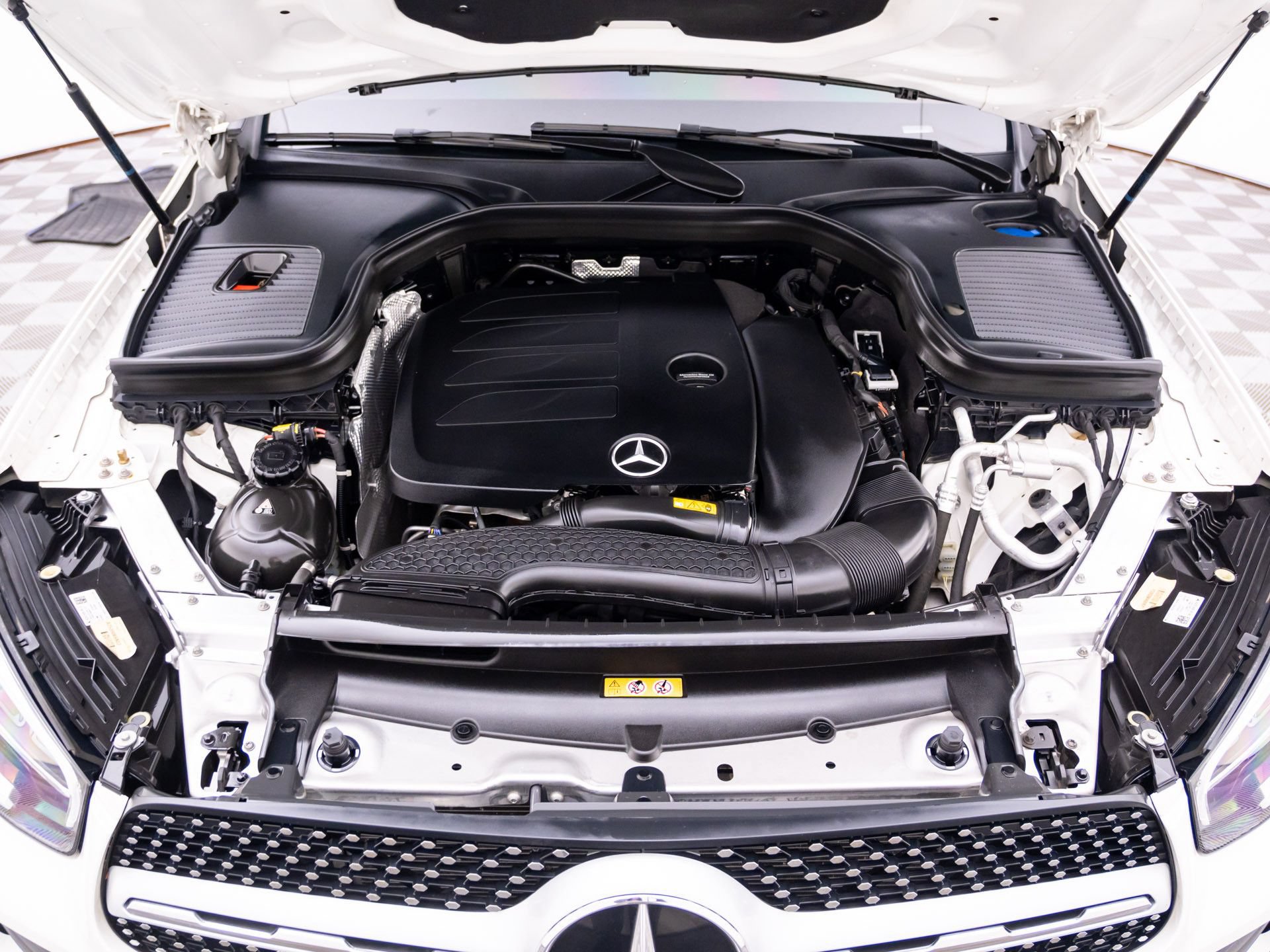 Used 2022 Mercedes-Benz GLC 300 4MATIC Coupe image 28