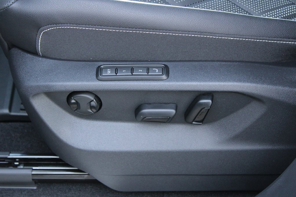 New 2026 Volkswagen Atlas SEL Premium R-Line image 11