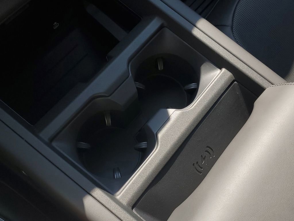 New 2026 Land Rover Defender 110 AWD/4WD image 27