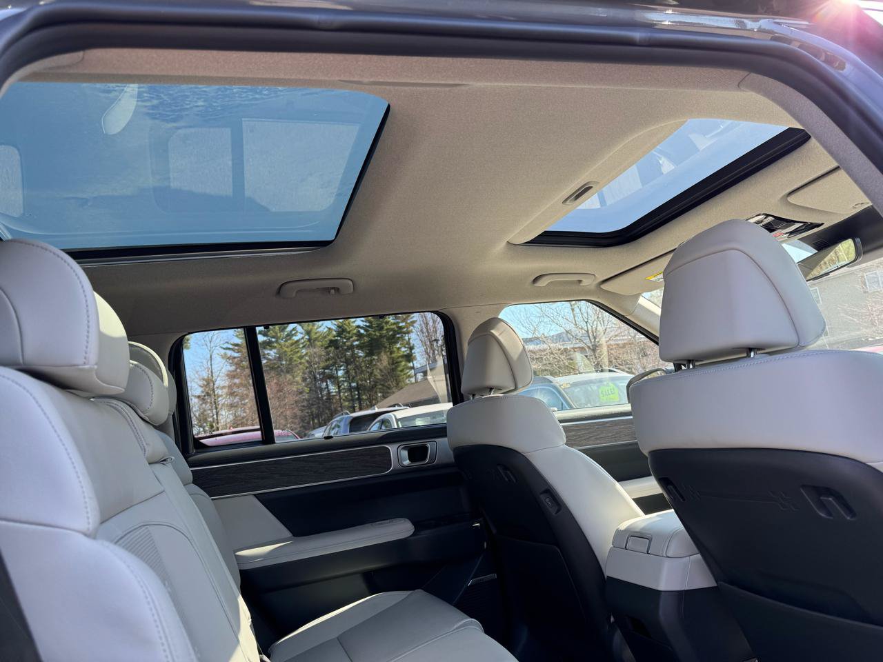 Used 2025 Hyundai Santa Fe Limited FWD image 17