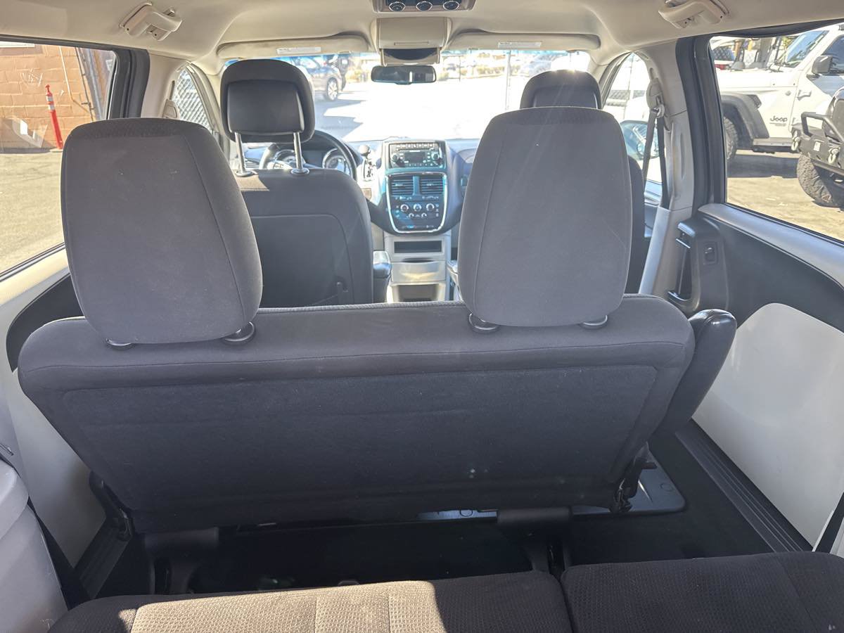 Used 2017 Dodge Grand Caravan w/ SE Plus Package FWD image 9