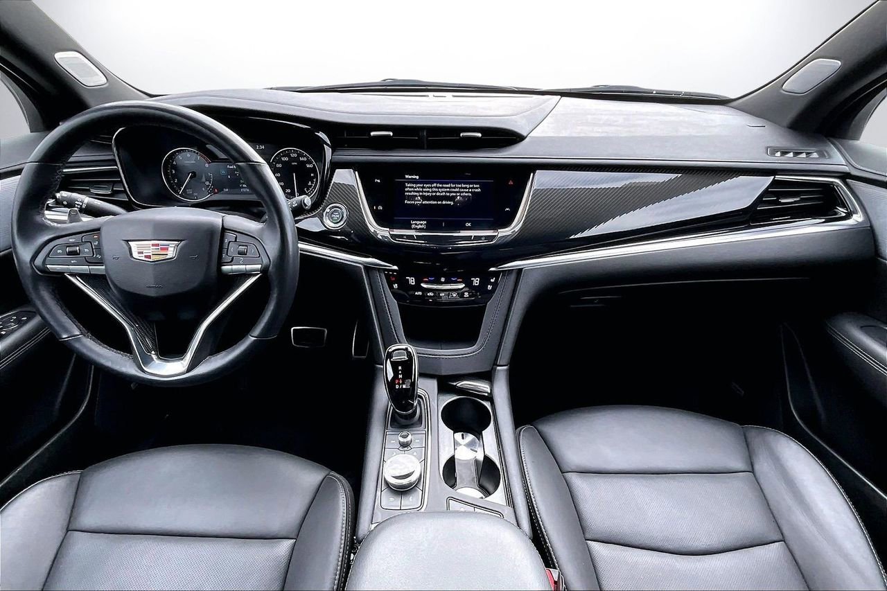 Used 2024 Cadillac XT6 Sport image 15