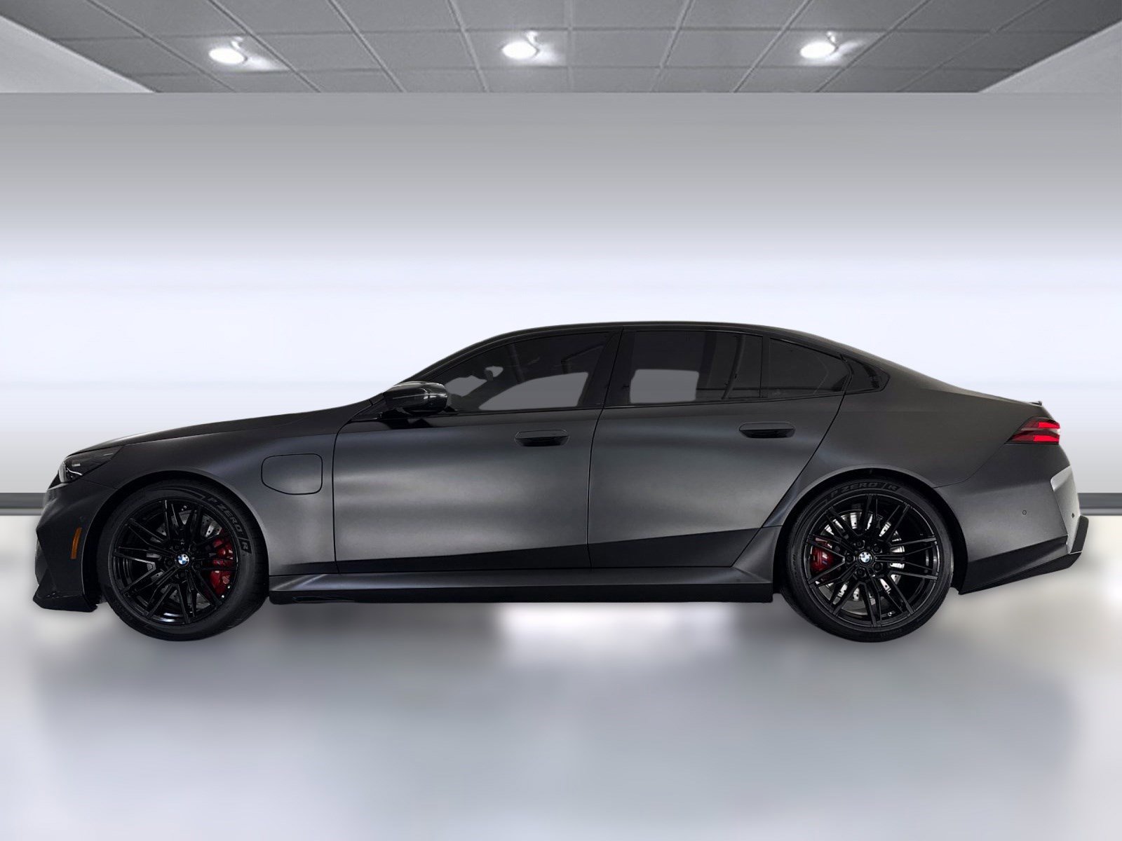 Used 2026 BMW M5 w/ Executive Package image 2