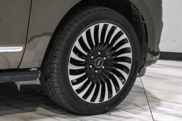 Used 2020 Lincoln Navigator Black Label w/ Cargo Convenience Package AWD/4WD image 54