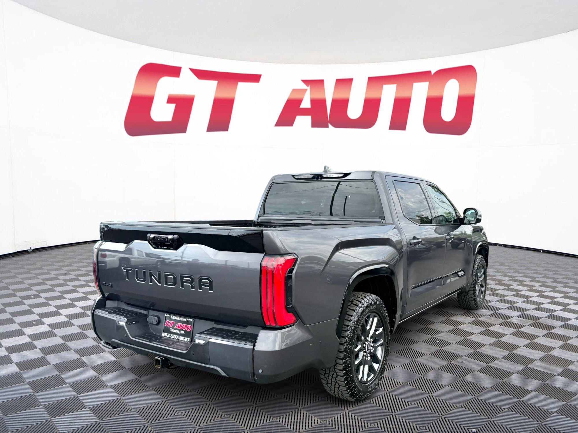 Used 2022 Toyota Tundra Platinum w/ Advanced Package AWD/4WD image 5