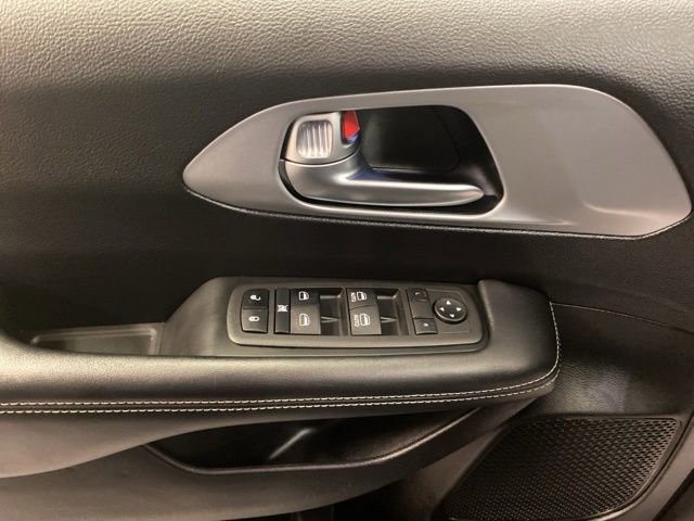Used 2021 Chrysler Pacifica Touring image 21