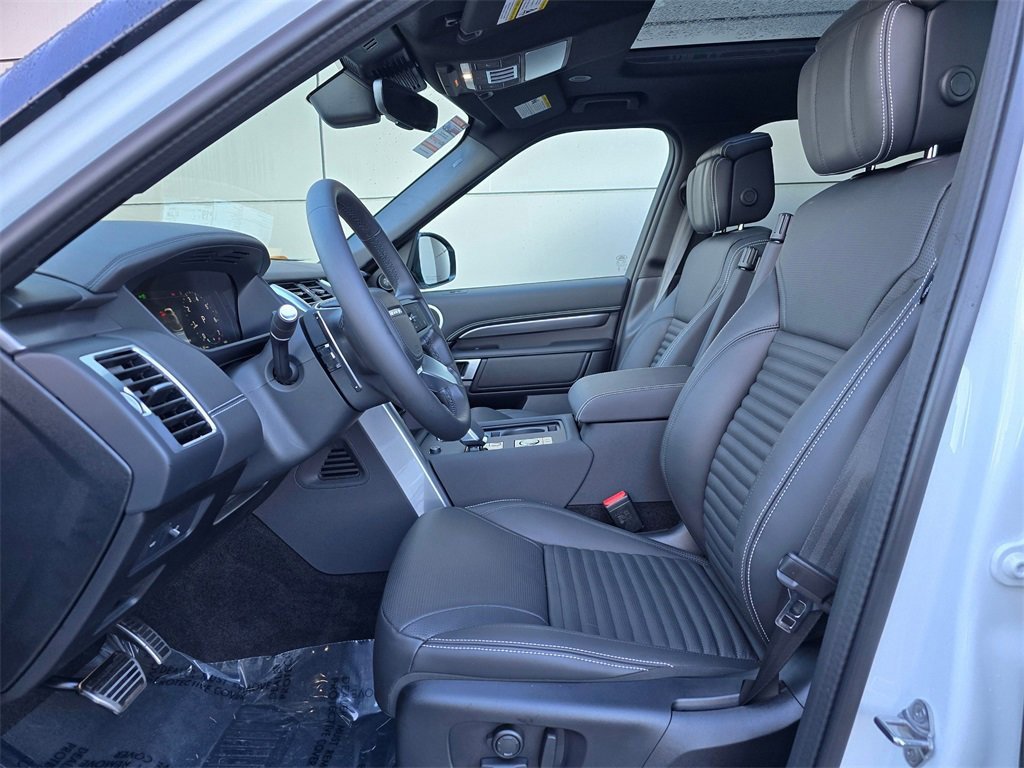 New 2025 Land Rover Discovery Metropolitan Edition image 22