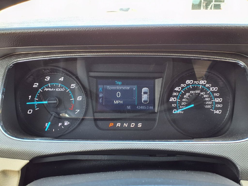 Used 2017 Ford Taurus SE FWD image 32