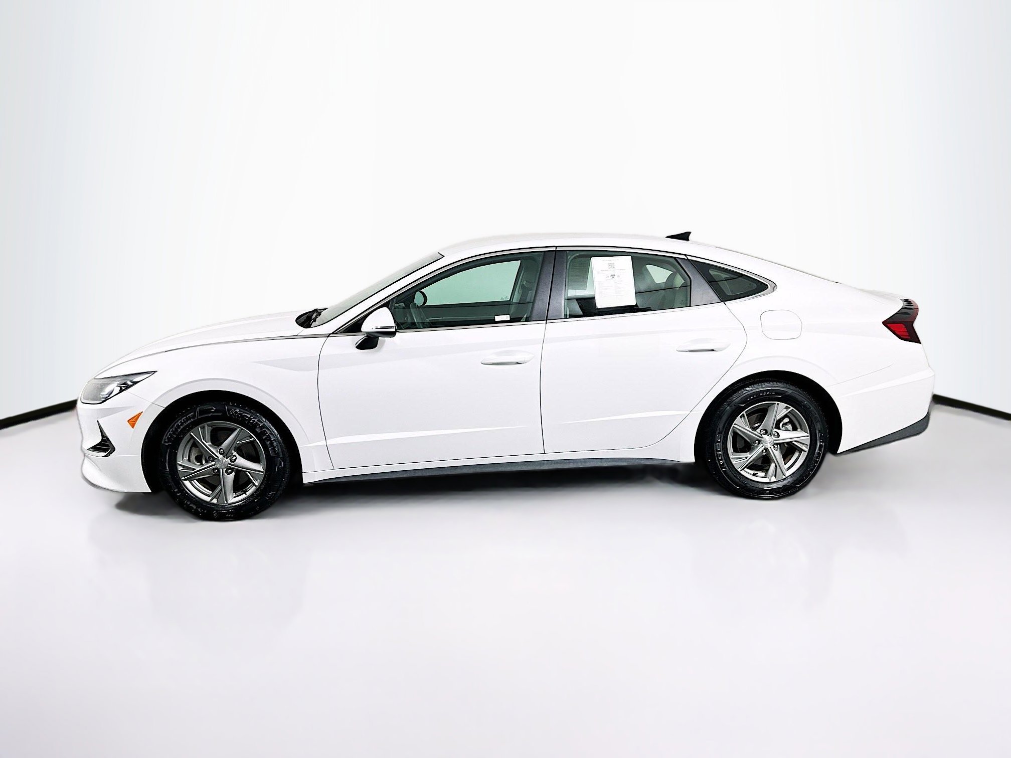 Used 2023 Hyundai Sonata SE image 4