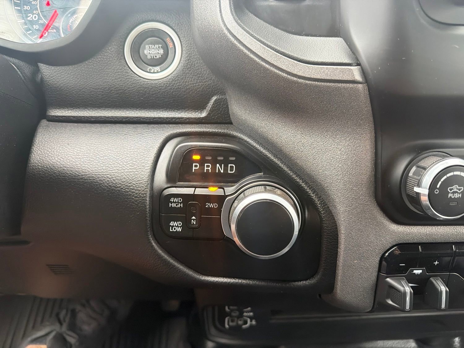 Used 2024 RAM 2500 Tradesman w/ Chrome Appearance Group AWD/4WD image 18