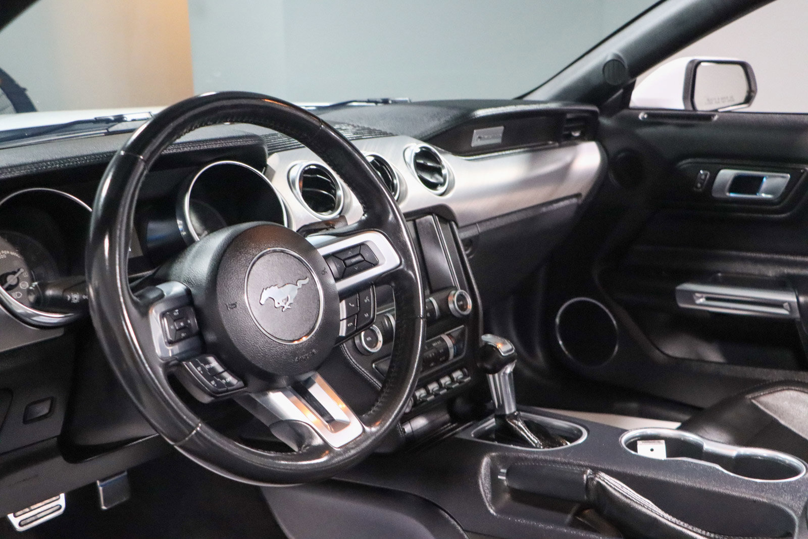 Used 2022 Ford Mustang Premium RWD image 22