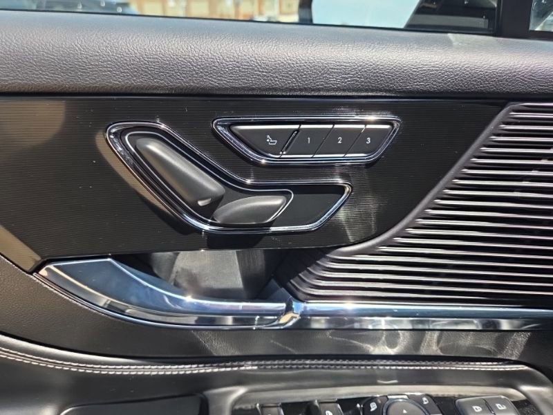 Used 2022 Lincoln Corsair AWD w/ Premium Package image 26